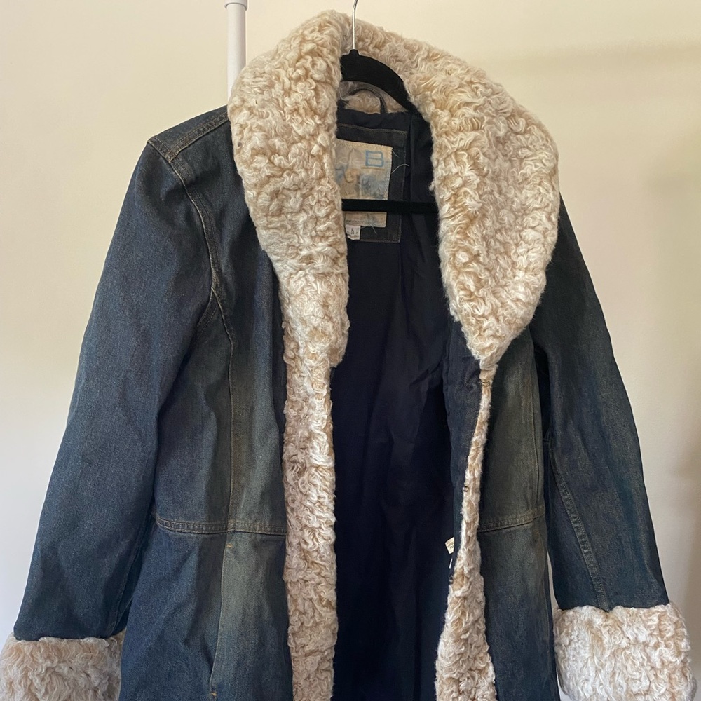 Vintage acid wash fur lined denim waist length jacket